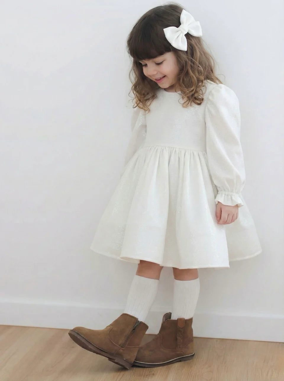 Rg Kız Çocuz Uzun Kol Fırfırlı Simli Elbise Beyaz